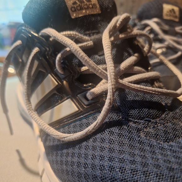 Adidas running shoes - Picture 3 of 4